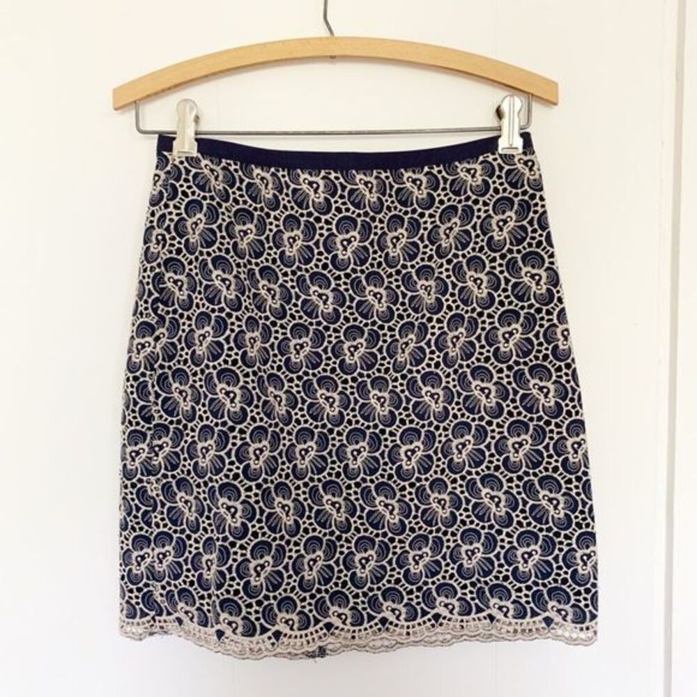NEW J. Crew flounce skirt with floral embroidery 0